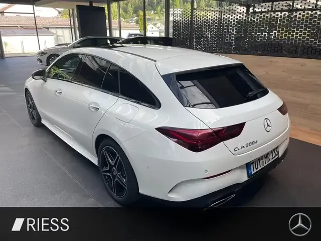 Mercedes-Benz CLA 200