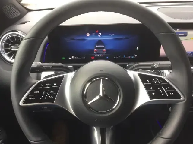 Mercedes-Benz GLB 200