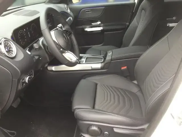 Mercedes-Benz GLB 200