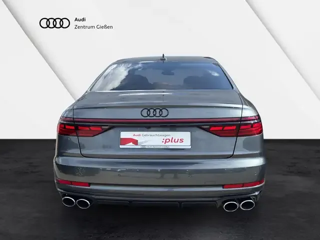 Audi S8