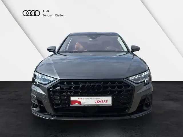 Audi S8