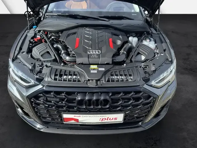 Audi S8