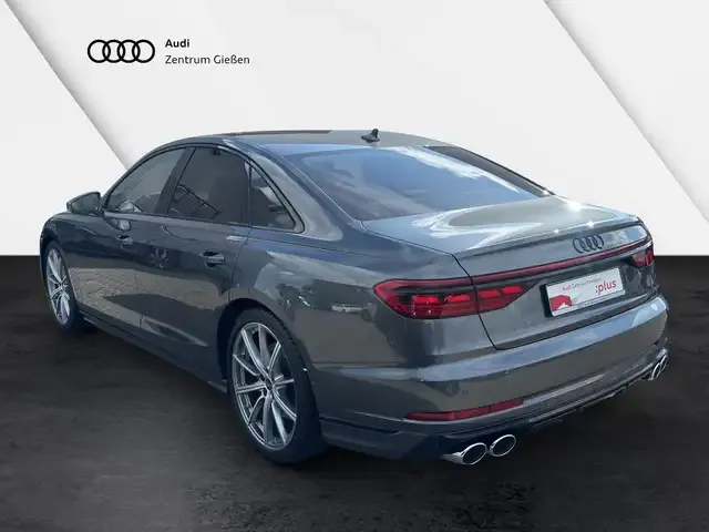 Audi S8