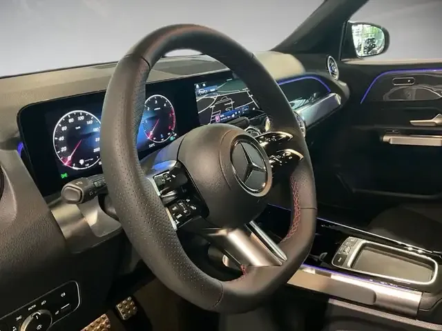 Mercedes-Benz GLB 200