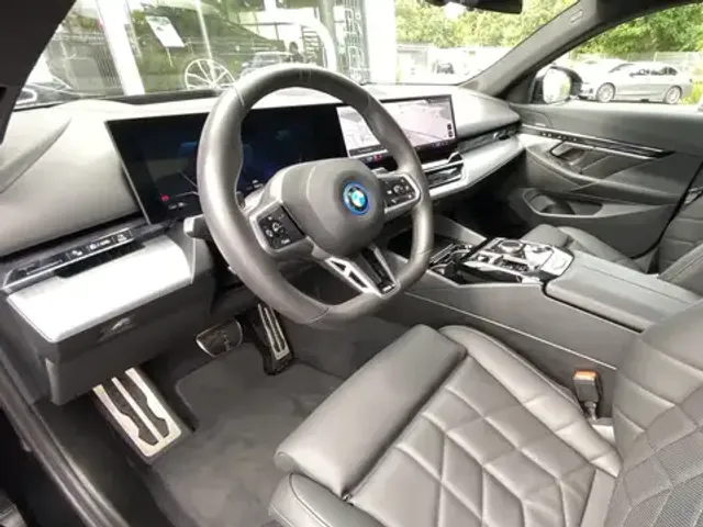 BMW i5