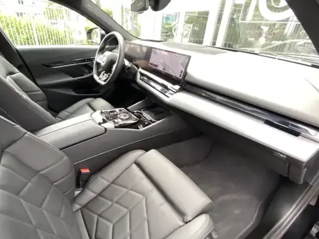 BMW i5