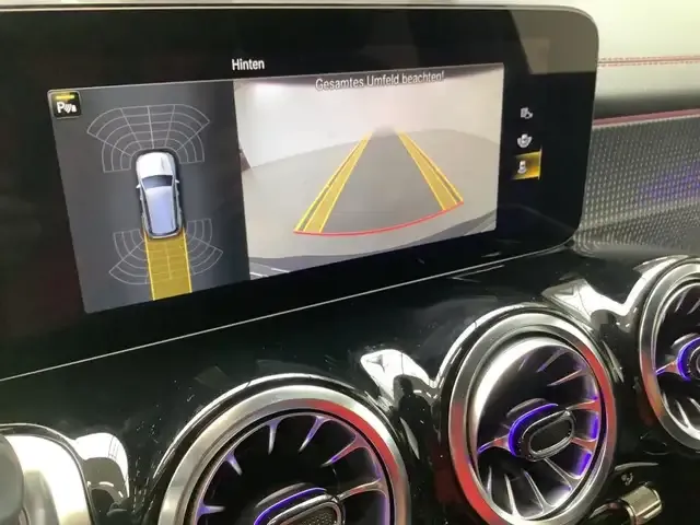 Mercedes-Benz EQB 300