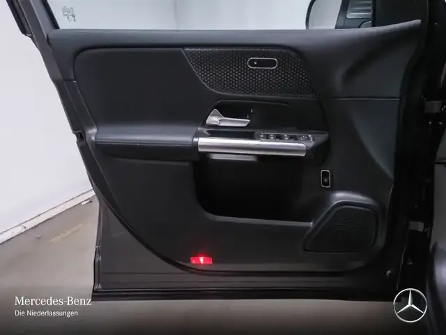 Mercedes-Benz EQA 300