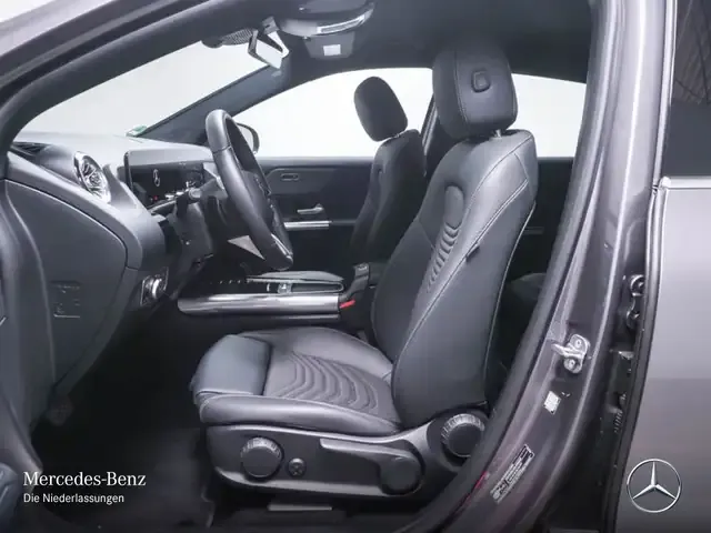 Mercedes-Benz EQA 300