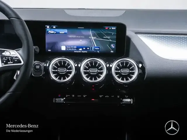 Mercedes-Benz EQA 300