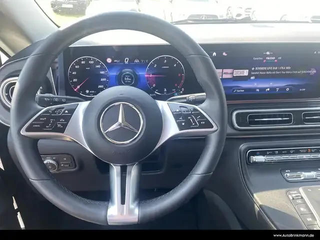 Mercedes-Benz V 220