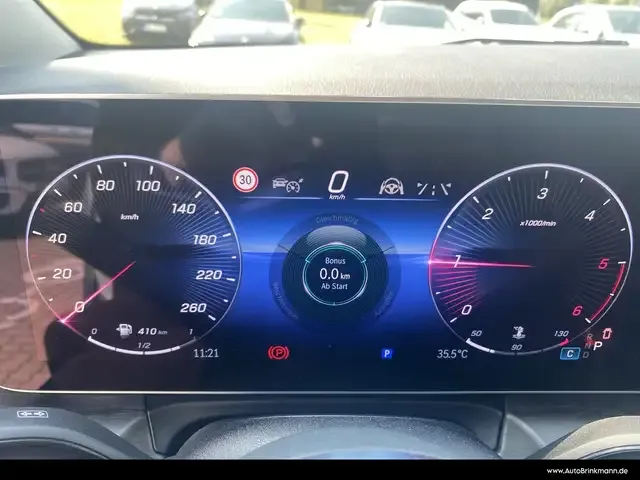 Mercedes-Benz V 220