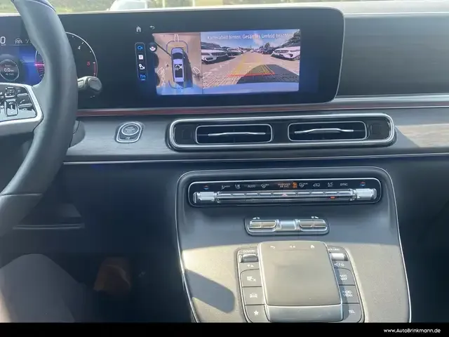Mercedes-Benz V 220