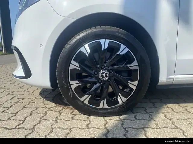 Mercedes-Benz V 220