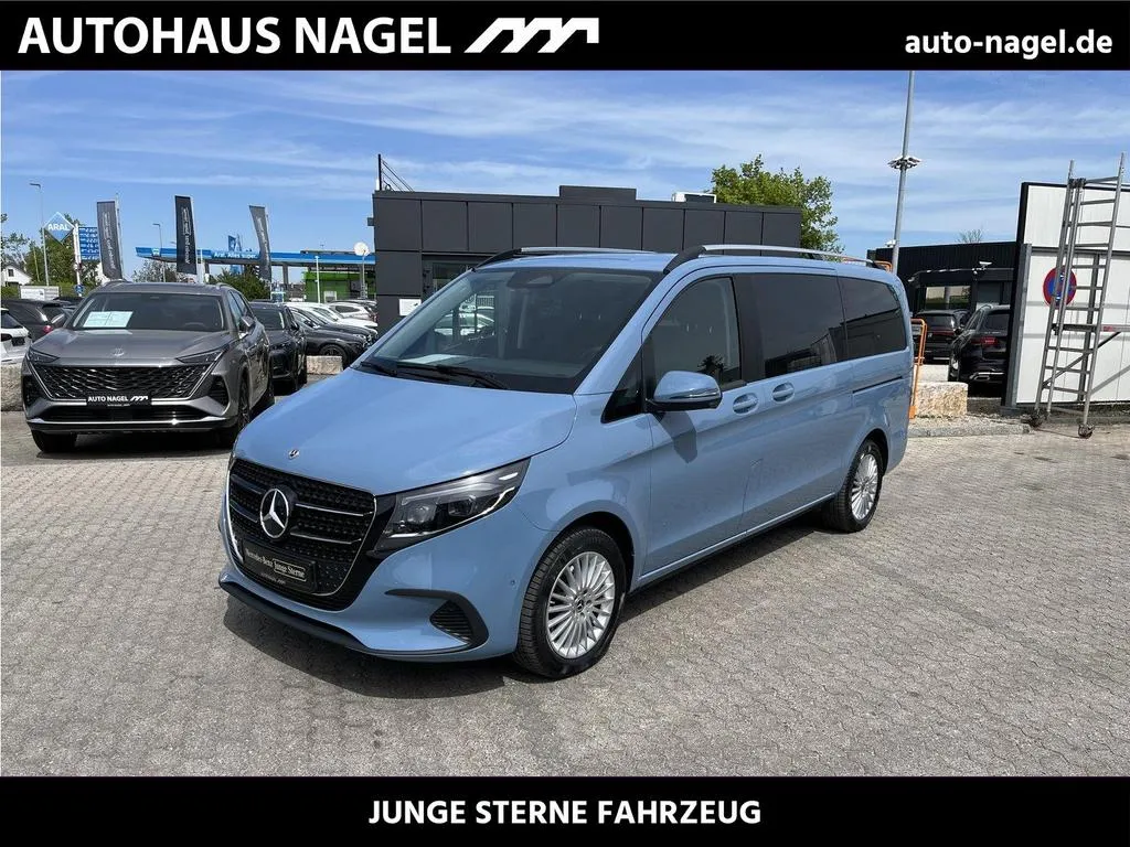Mercedes-Benz V 220