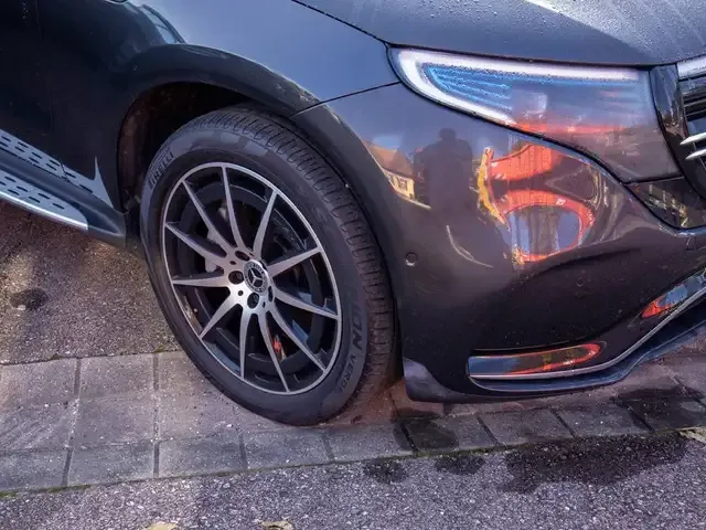 Mercedes-Benz EQC 400