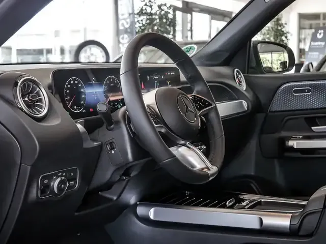 Mercedes-Benz GLB 200