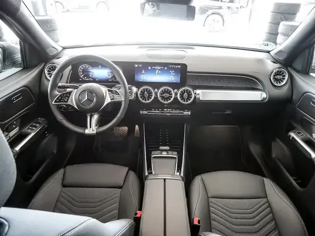 Mercedes-Benz GLB 200