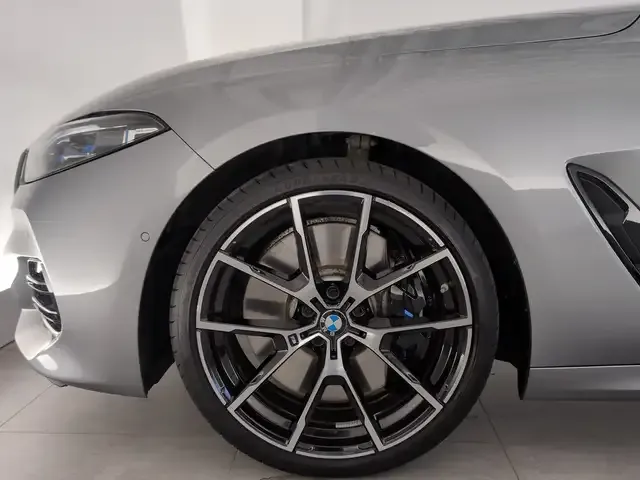 BMW M850