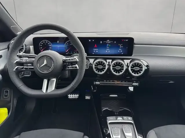 Mercedes-Benz CLA 180