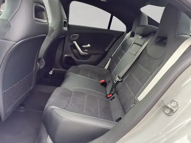 Mercedes-Benz CLA 180