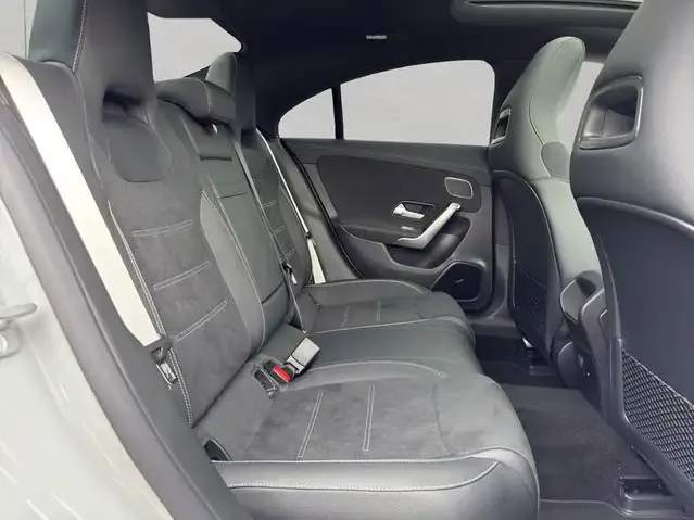 Mercedes-Benz CLA 180