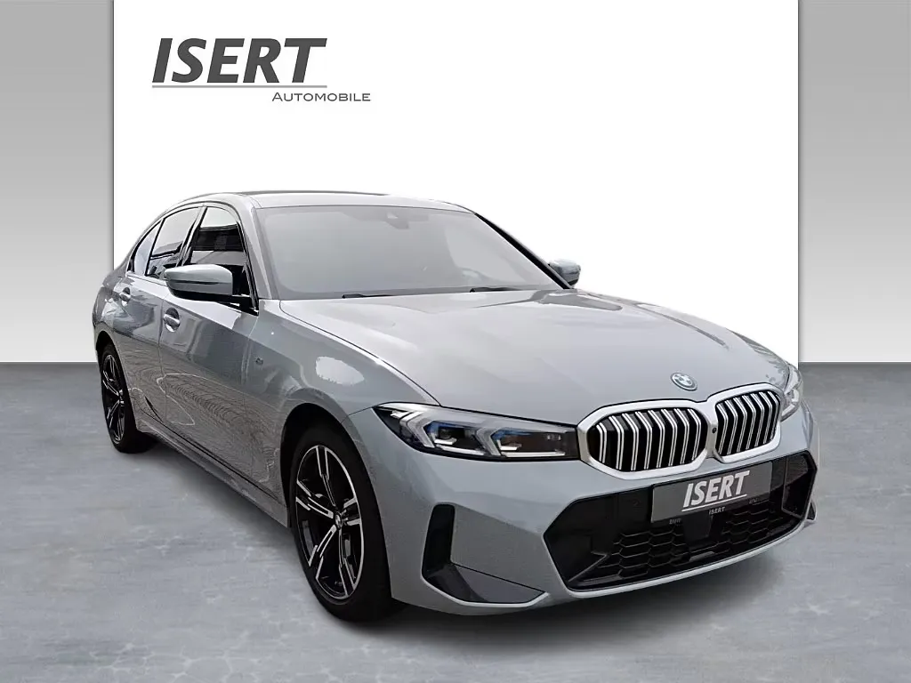 BMW 330