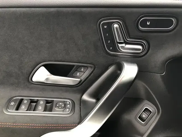 Mercedes-Benz CLA 220