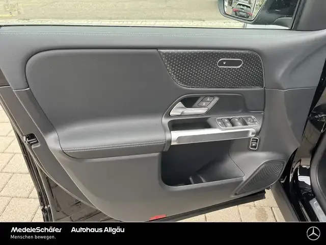 Mercedes-Benz EQB 300