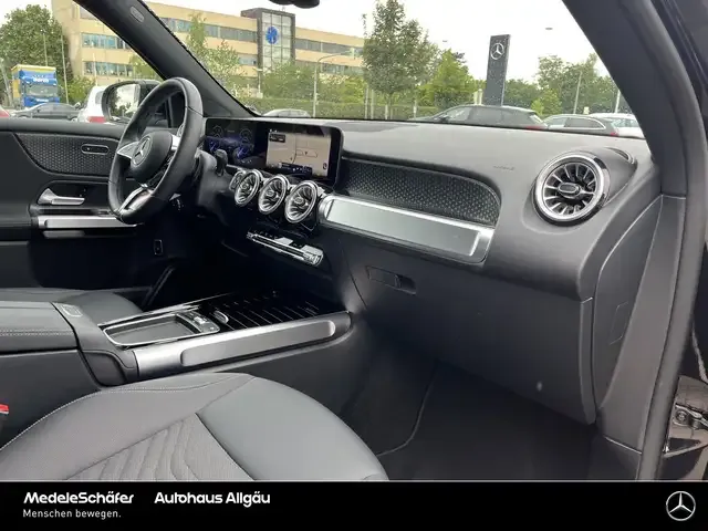 Mercedes-Benz EQB 300