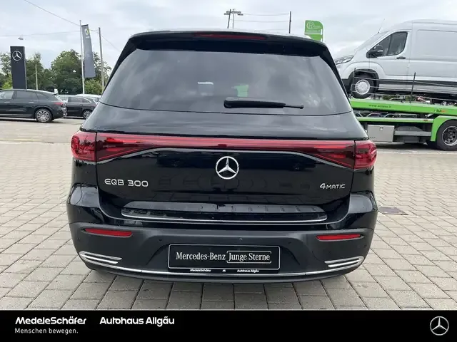 Mercedes-Benz EQB 300