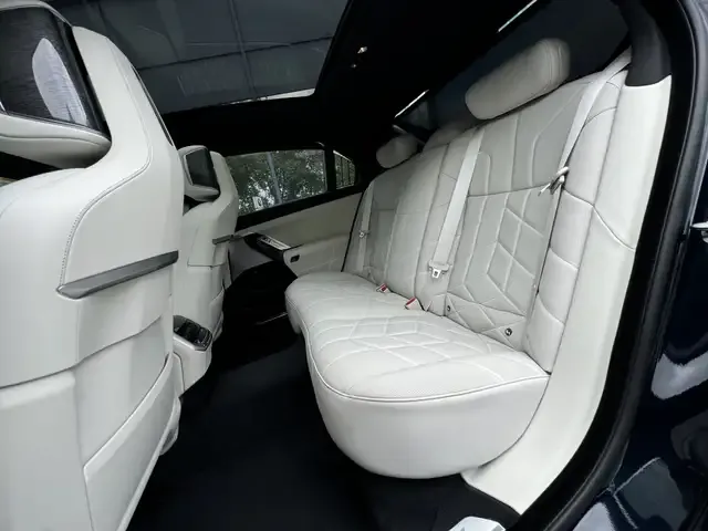 BMW 760