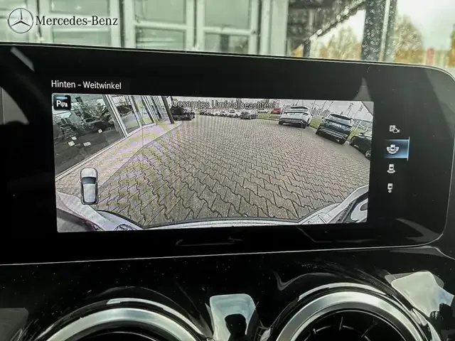 Mercedes-Benz GLA 220