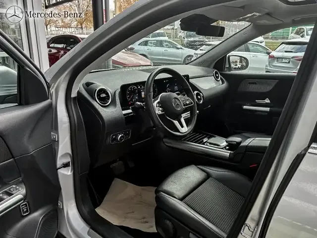 Mercedes-Benz GLA 220