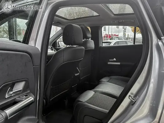 Mercedes-Benz GLA 220