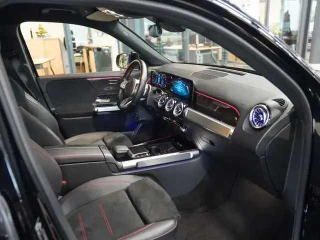 Mercedes-Benz GLB 200