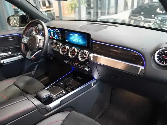 Mercedes-Benz GLB 200