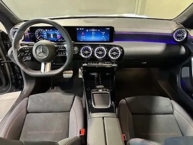 Mercedes-Benz CLA 180