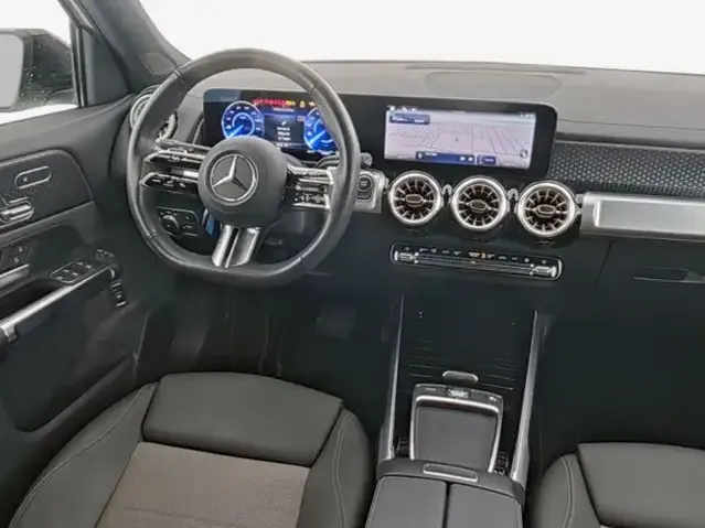 Mercedes-Benz EQB 300