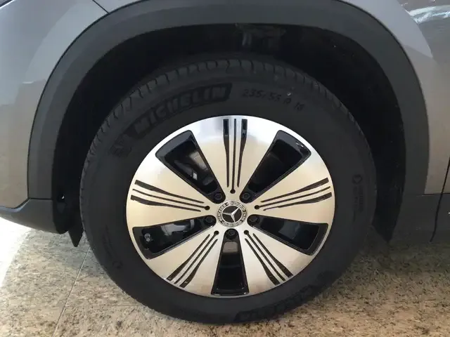 Mercedes-Benz EQA 300