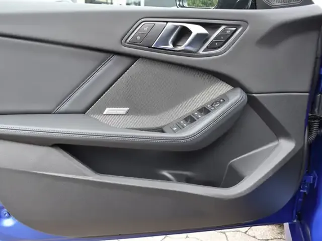 BMW 235