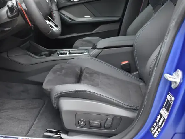 BMW 235