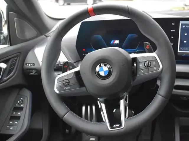 BMW 235