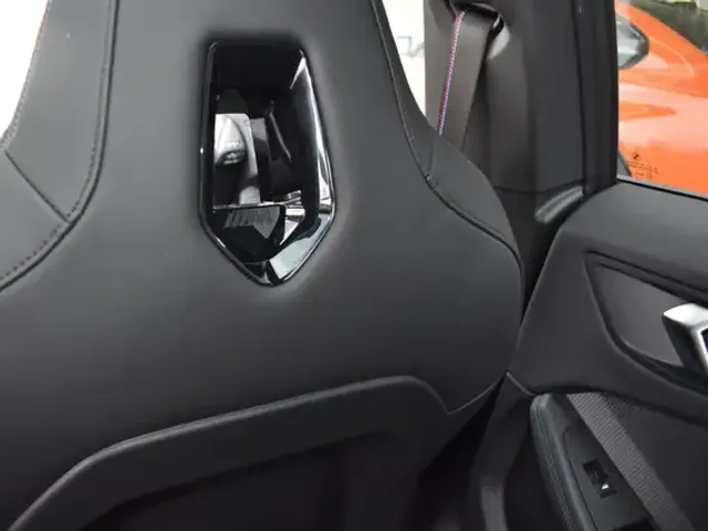 BMW 235