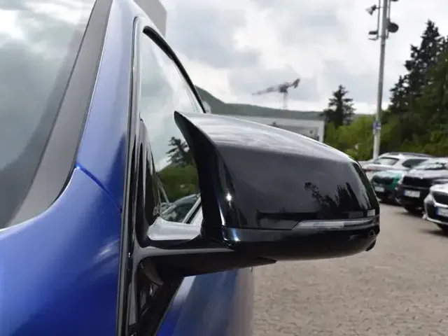 BMW 235