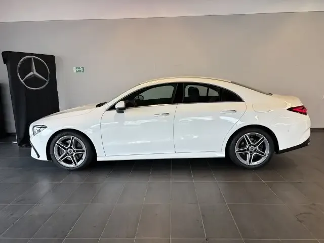 Mercedes-Benz CLA 200
