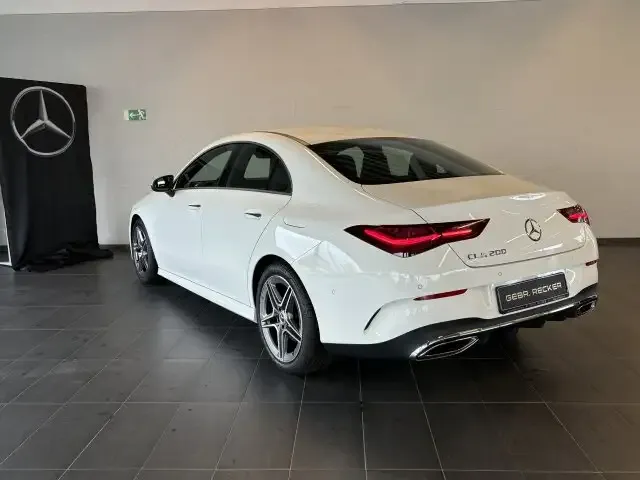 Mercedes-Benz CLA 200