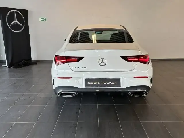 Mercedes-Benz CLA 200