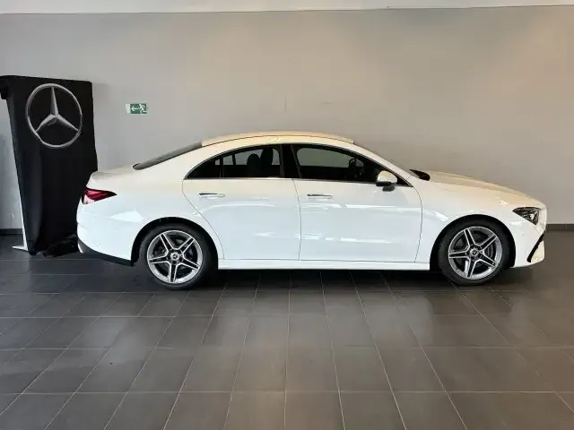 Mercedes-Benz CLA 200