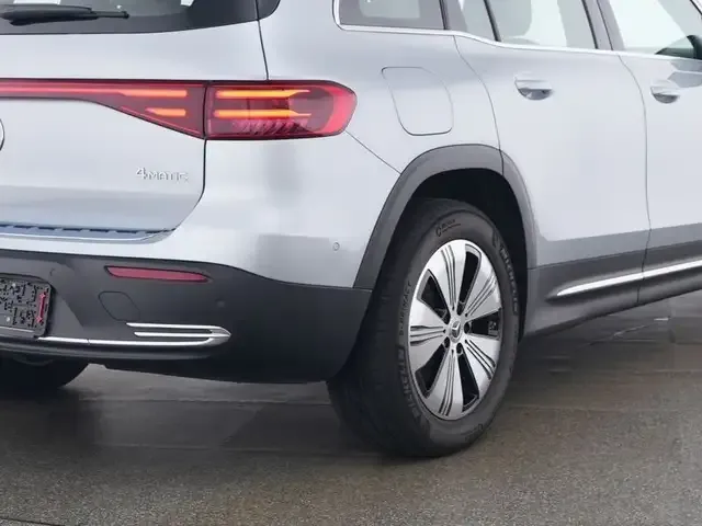 Mercedes-Benz EQB 300